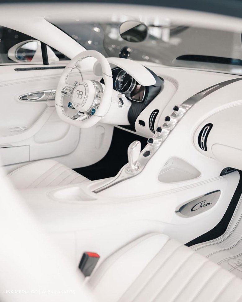 Bugatti chiron 2022 салон