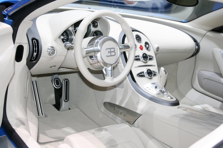 Бугатти вейрон 2020 салон