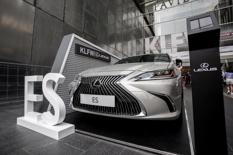 Lexus es 250 2018