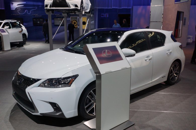 Лексус ст 200h