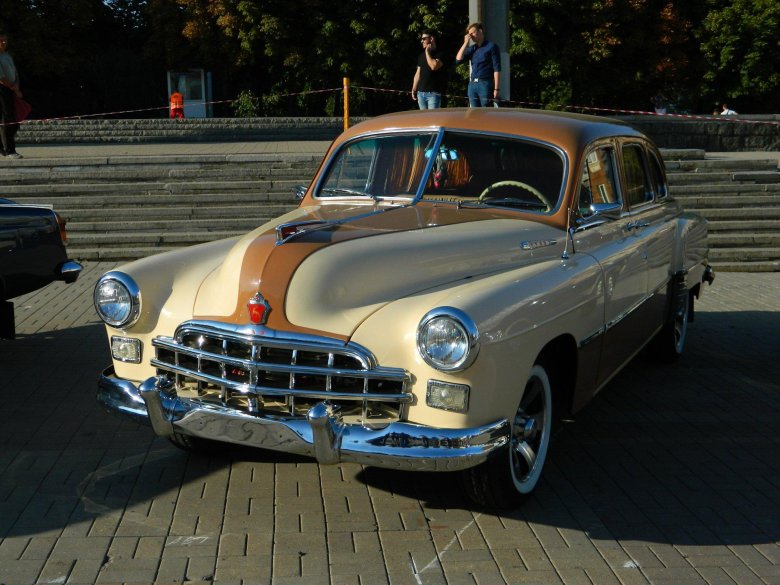 Старые автомобили