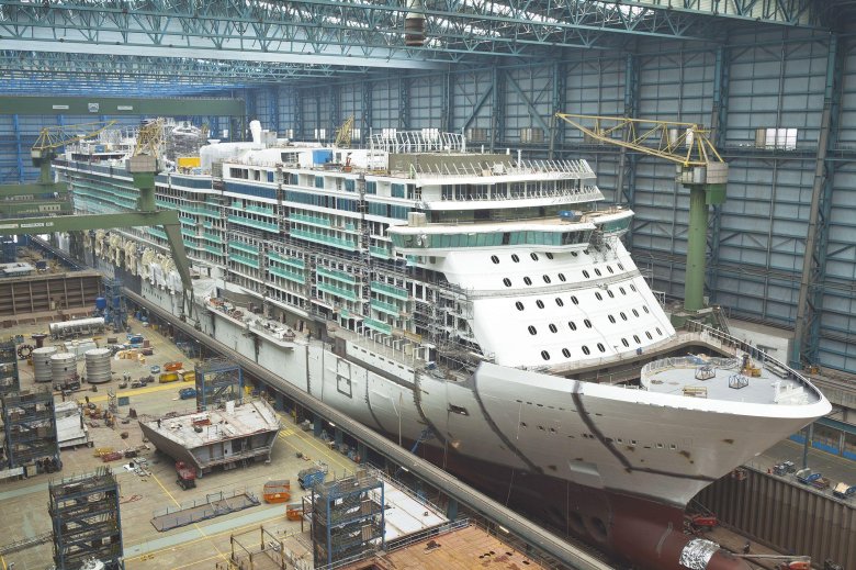 Верфь «meyer werft dockhalle 2»