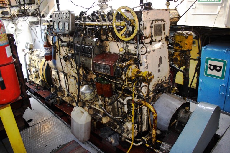 Судовой двигатель 6чсп 18/22