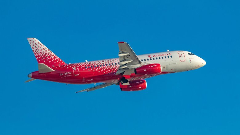 Самолет авиакомпании россия