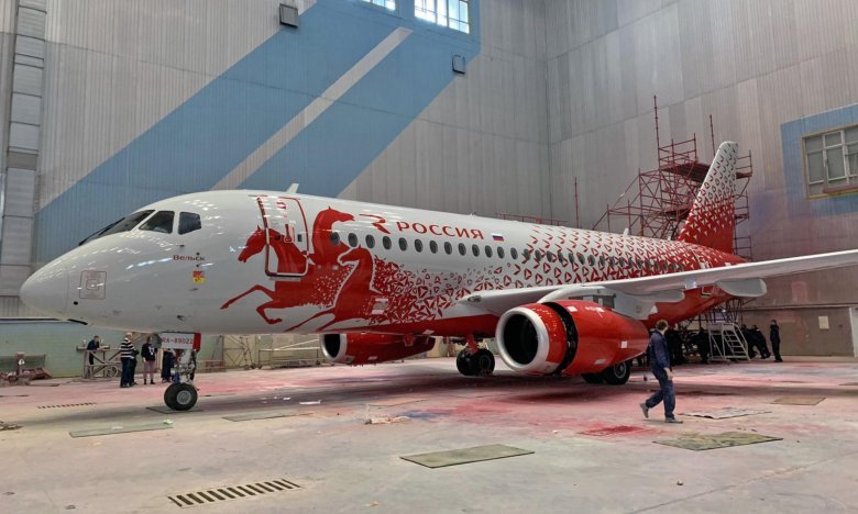Самолёт суперджет 100 россия