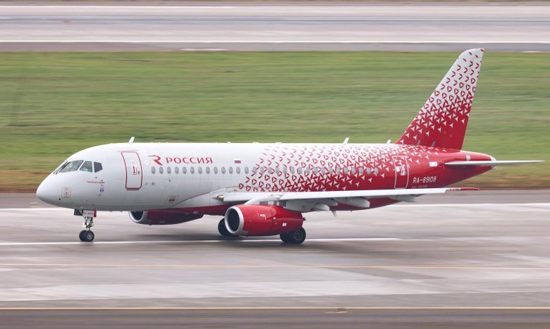 Сухой суперджет 100 россия авиакомпания