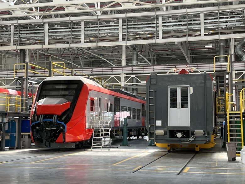 Уральские локомотивы ласточка