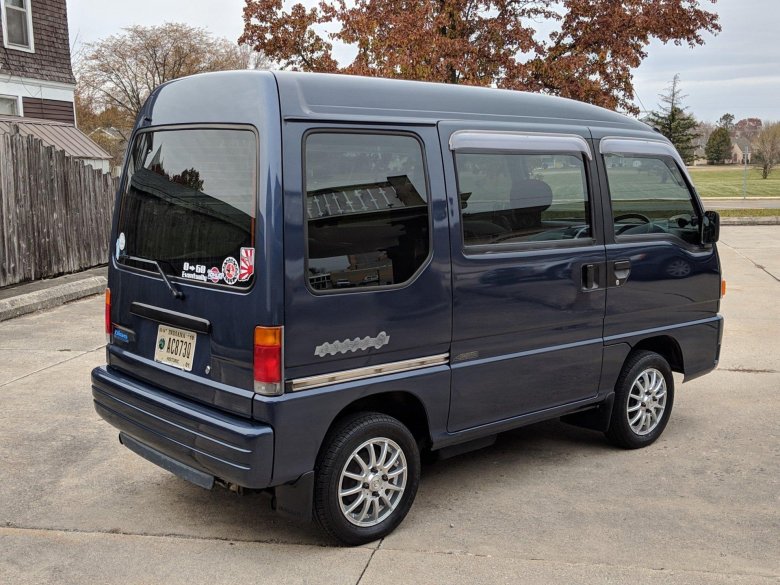 Субару самбар ван