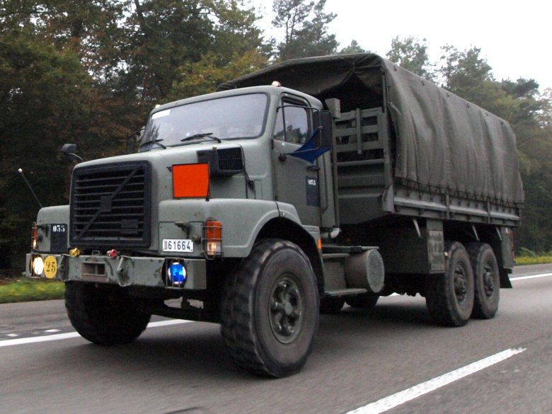 Volvo n10 military
