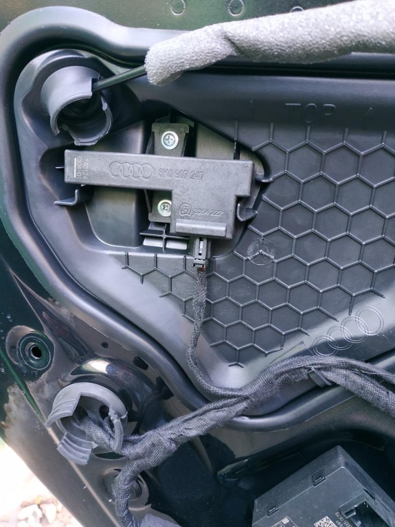 Доводчик двери ауди q7