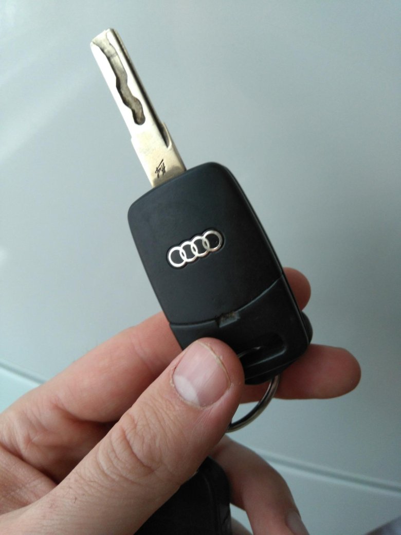 Ключ зажигания ауди