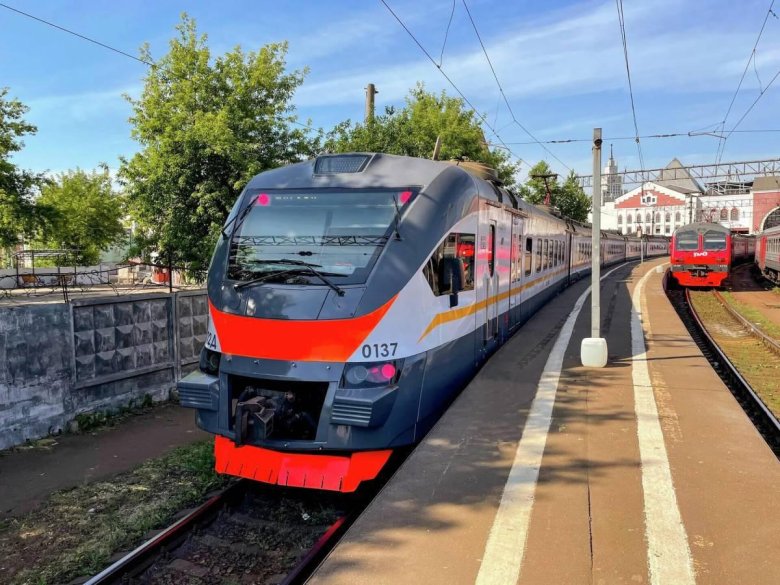 Электропоезд эп 2 д