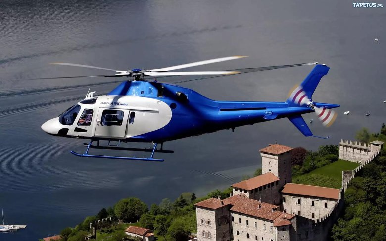 Красивый вертолет