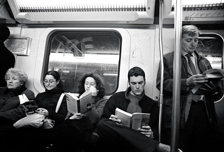 Чтение в метро ссср