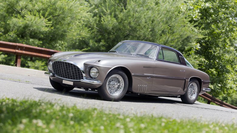 Автомобиль ferrari