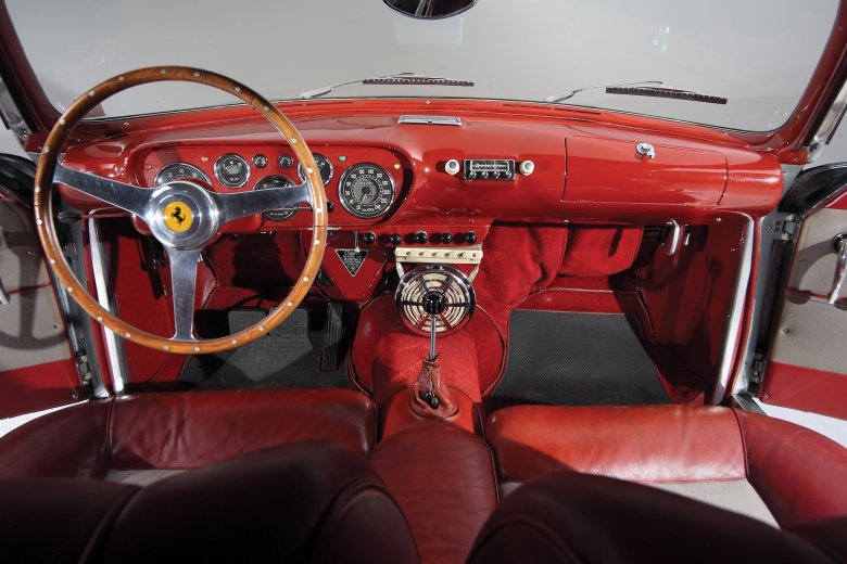 Ferrari 250 gto interior