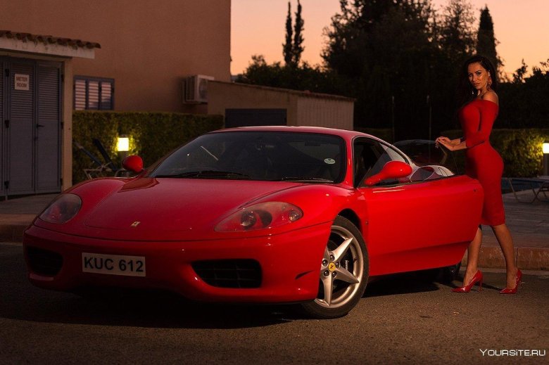 Красная феррари