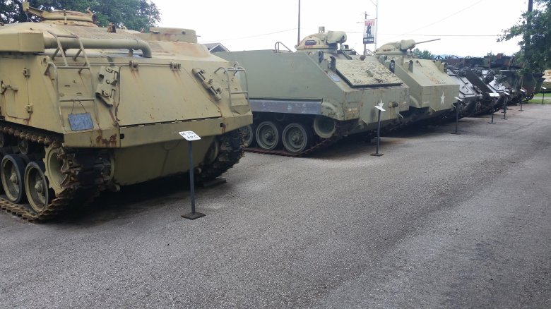 M577 apc armoured personnel carrier