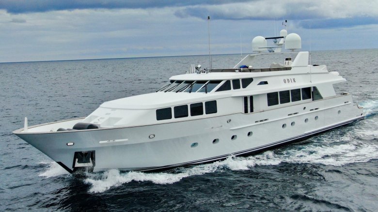Yacht charter