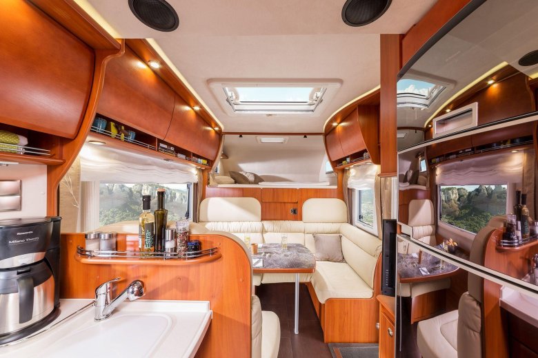 Автодом внутри