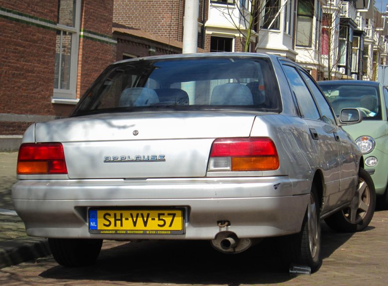 Daihatsu applause 1997