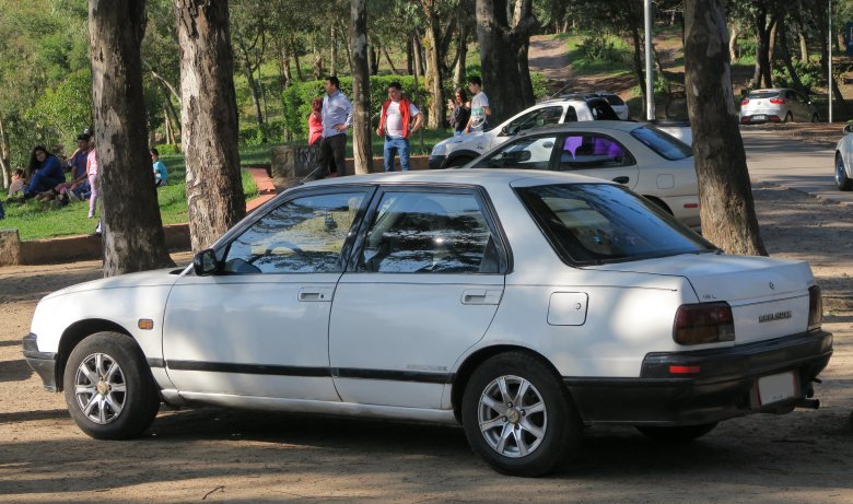 Дайхатсу апплаус 1992