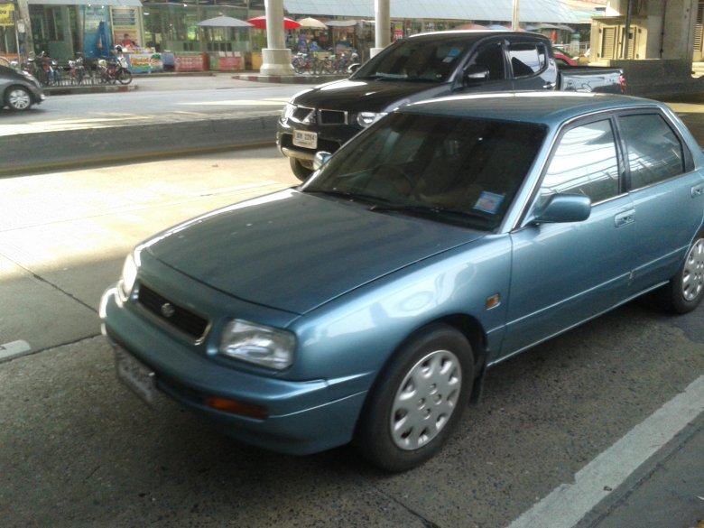 Дайхатсу апплаус 1998