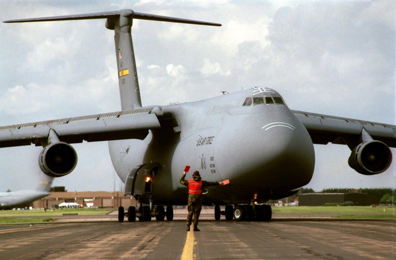 Lockheed c-5 galaxy военно - транспортный самолёт