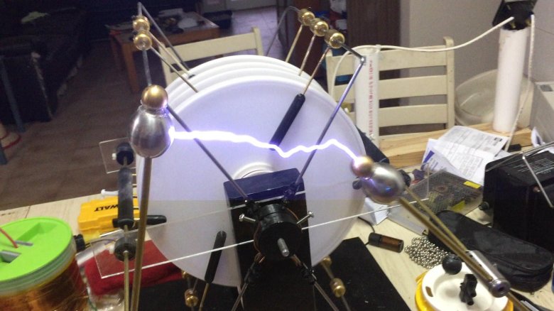 Электрофорная машина физика