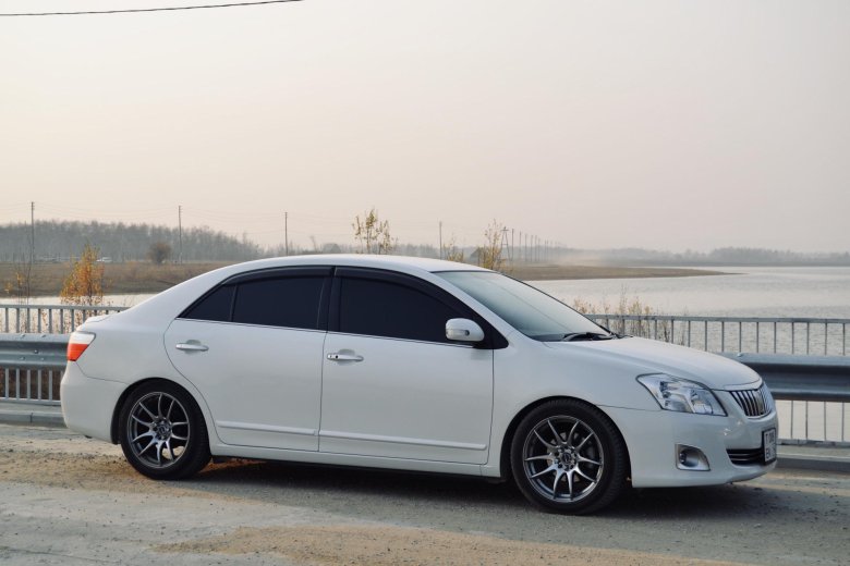 Тойота премио 2009