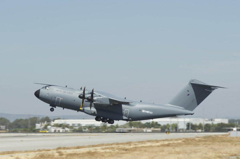 Самолёт а400м военно транспортный