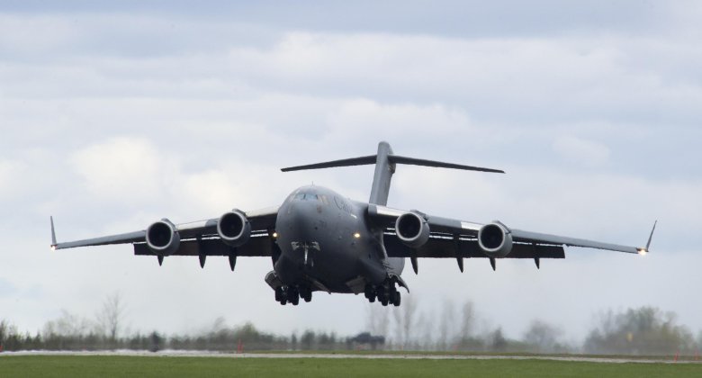 Самолет cc-177 globemaster iii.