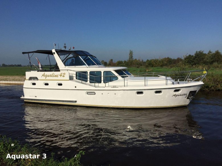 Моторный катер