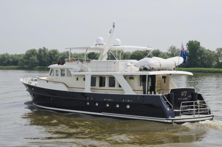 Моторная яхта de alm delfino 56