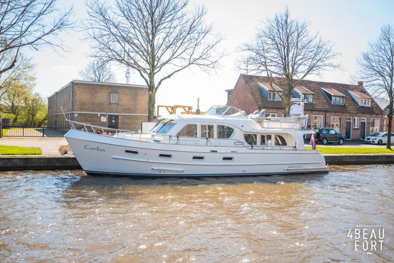 Яхта linssen grand sturdy 500