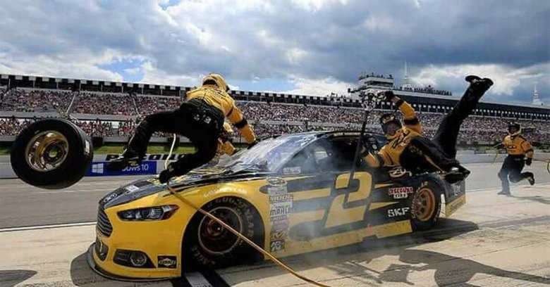 Пит стоп наскар