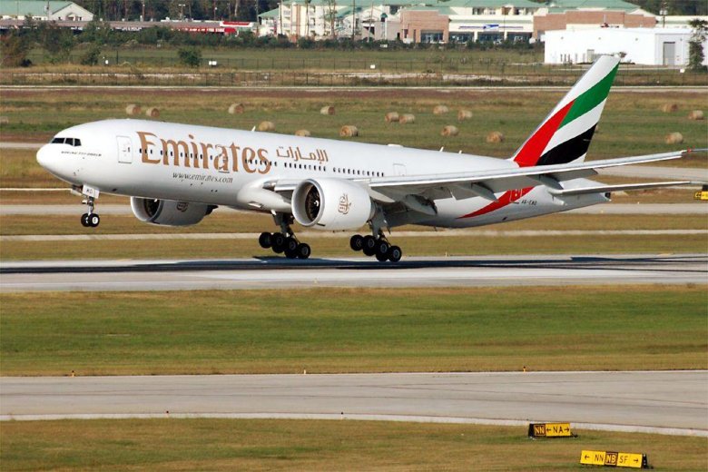 Boeing 777-200lr emirates
