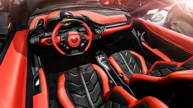 Феррари 458 италия салон