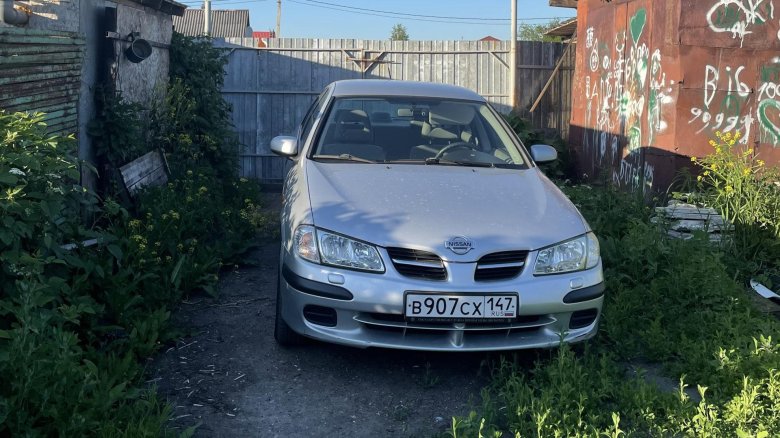 Nissan almera 2001