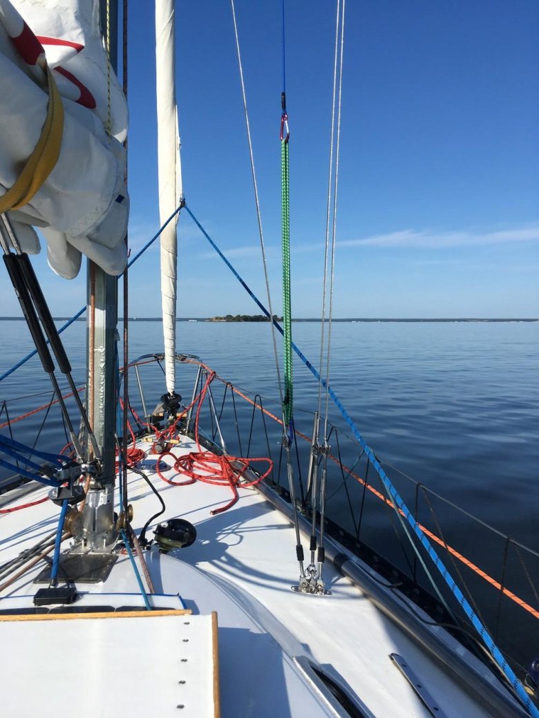 Парусная яхта