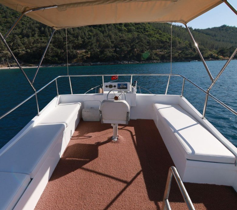 Яхта в москве