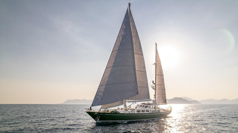 Яхта парусная