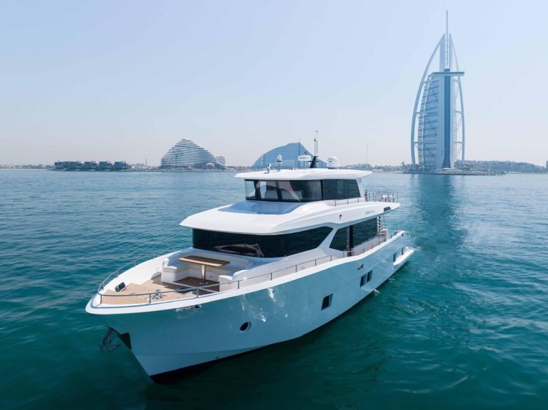 Yacht rental dubai
