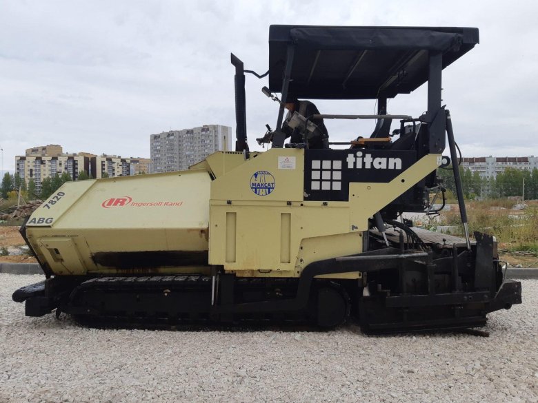 Асфальтоукладчик volvo