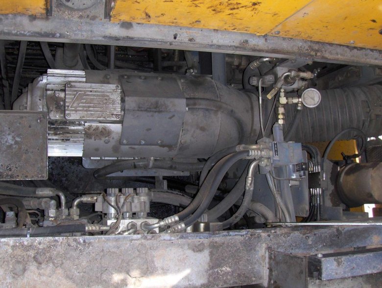 Асфальтоукладчик abg titan 326