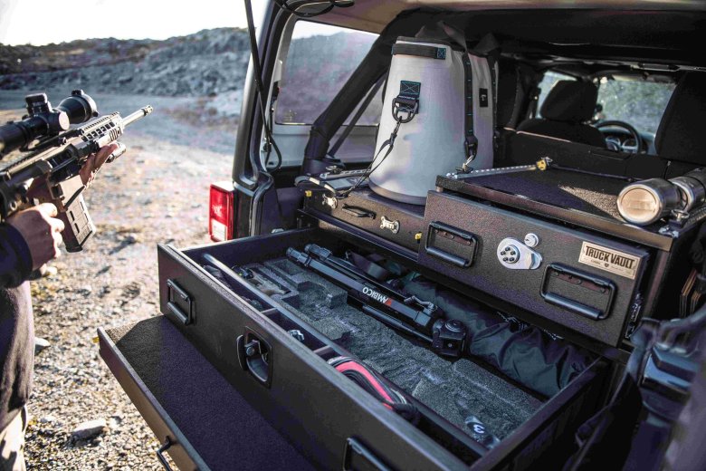 Оружейный ящик в машине