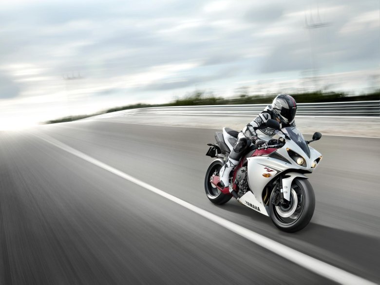 Yamaha r1