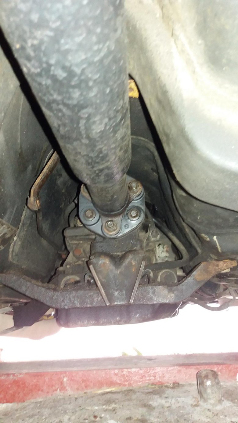 Муфта кардана мерседес w124