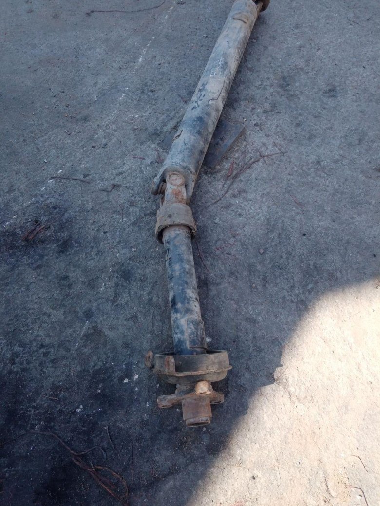 Карданный вал передний