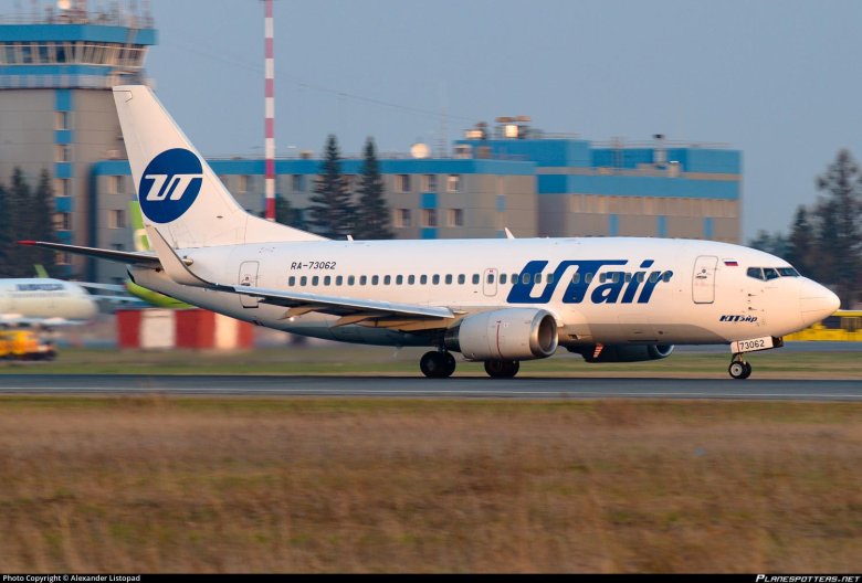 Боинг 737-524 ютэйр